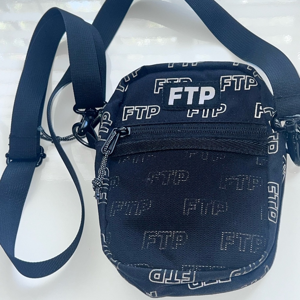 FTP CROSSBODY BAG